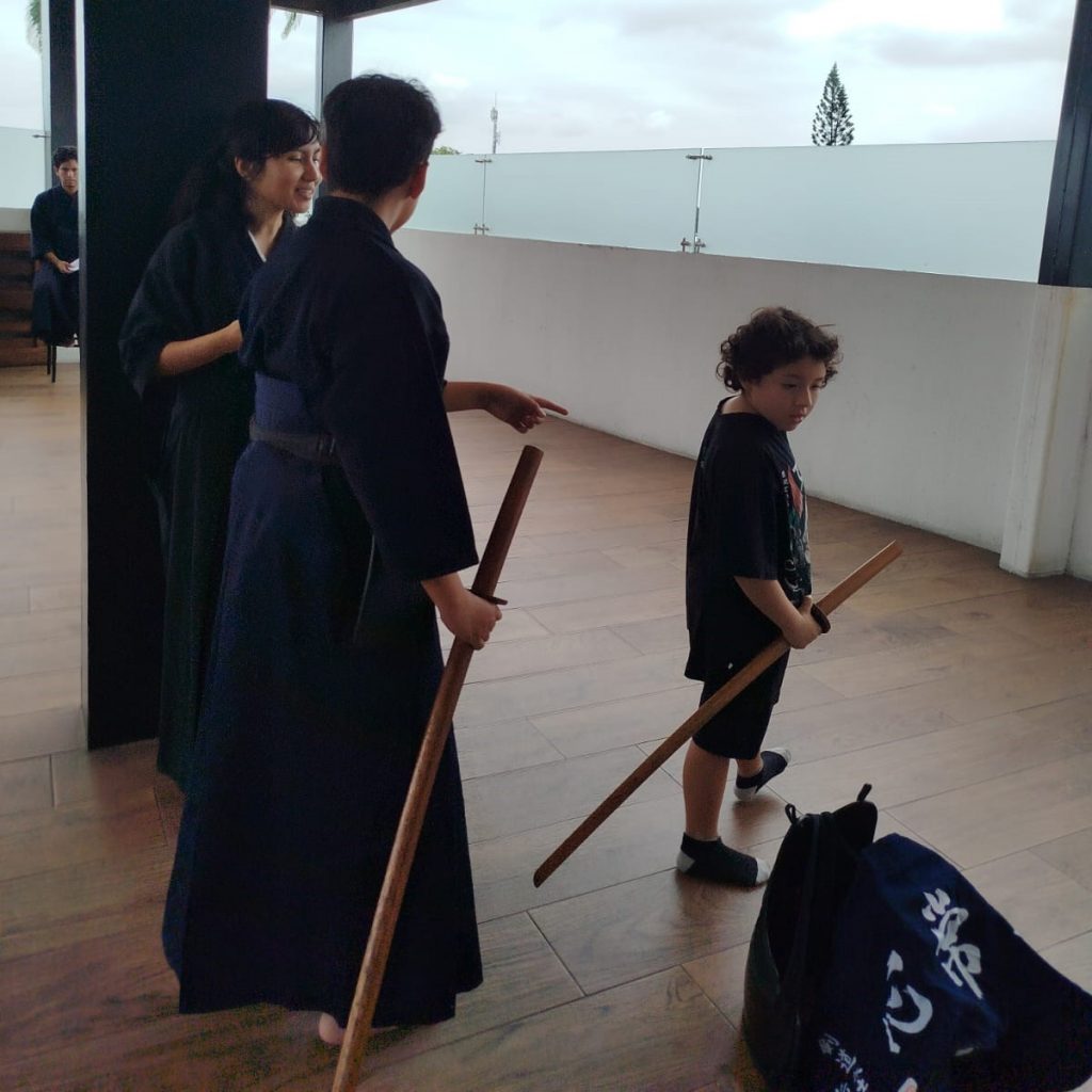 Exitosa Jornada de Exámenes de Jodo y Kendo en el Dojo Shobukan