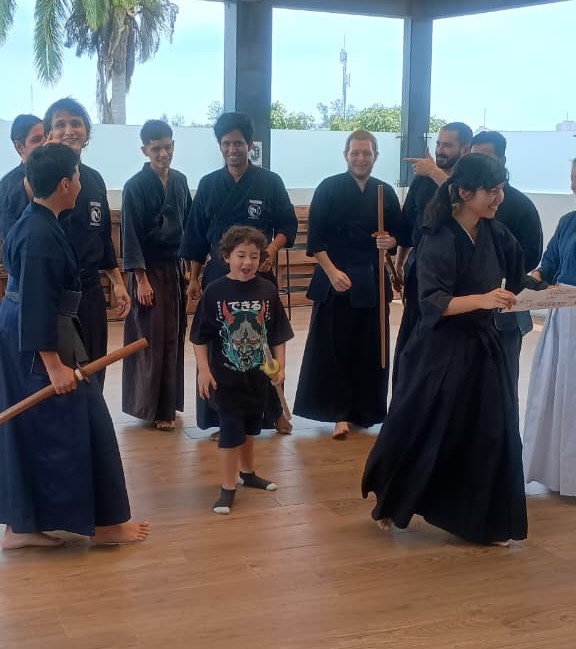 Exitosa Jornada de Exámenes de Jodo y Kendo en el Dojo Shobukan